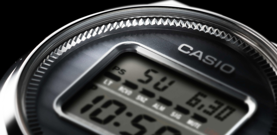 годинник Casio Casiotron TRN-50 - циферблат під кутом
