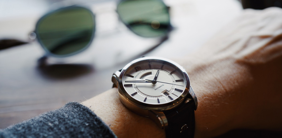 годинник Maurice Lacroix Pontos Date на руці