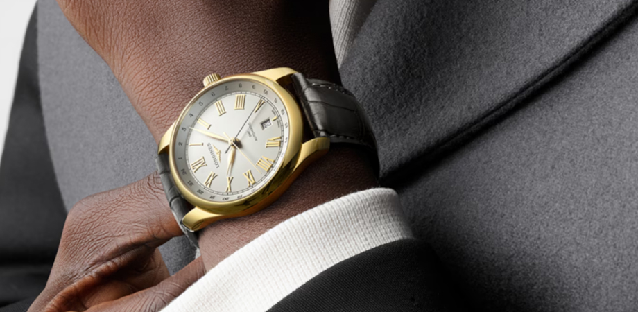 композиційний кадр годинника з GMT