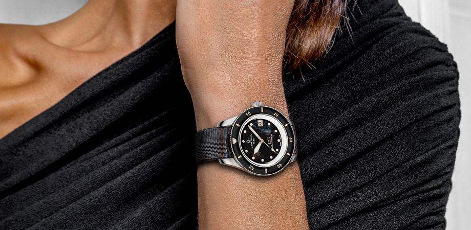 годинник Certina DS PH100M Lady на руці