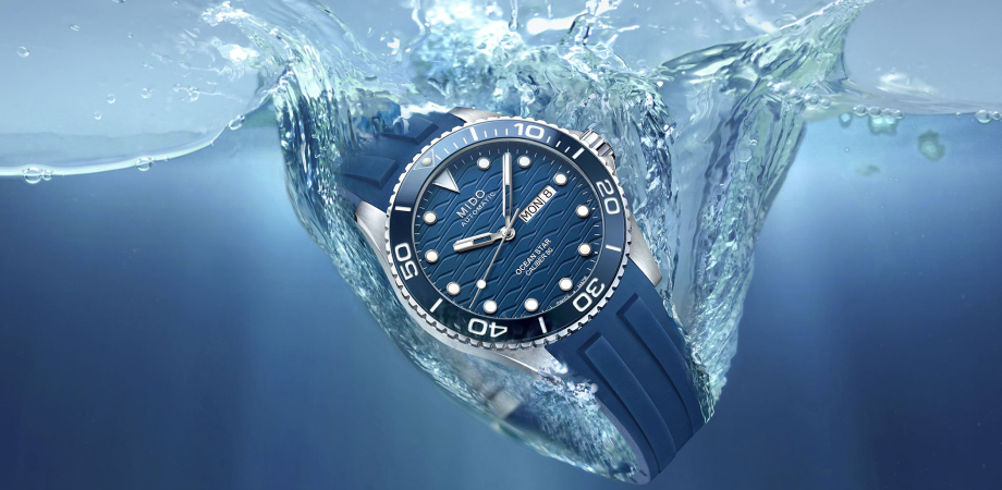 годинник MIDO Ocean Star у воді