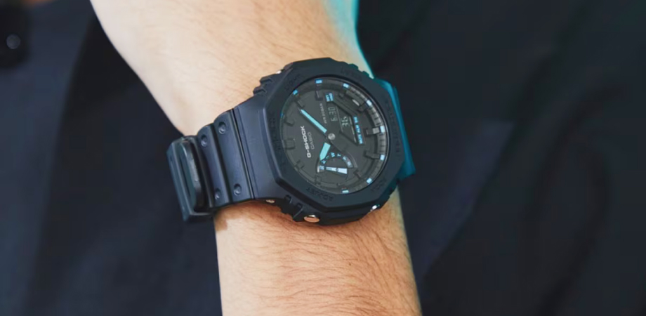 часы CASIO GA-2100-1A2ER (200 м)