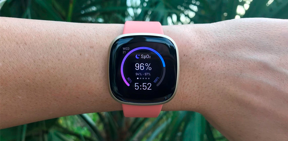 умные часы Fitbit Versa 3