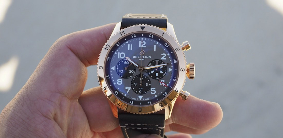 часы Breitling Super AVI B04 Chronograph GMT P-51 Mustang