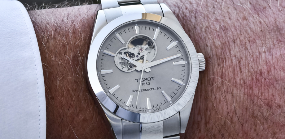 годинник Tissot Gentleman Powermatic 80 Open Heart Collection на руці ближче
