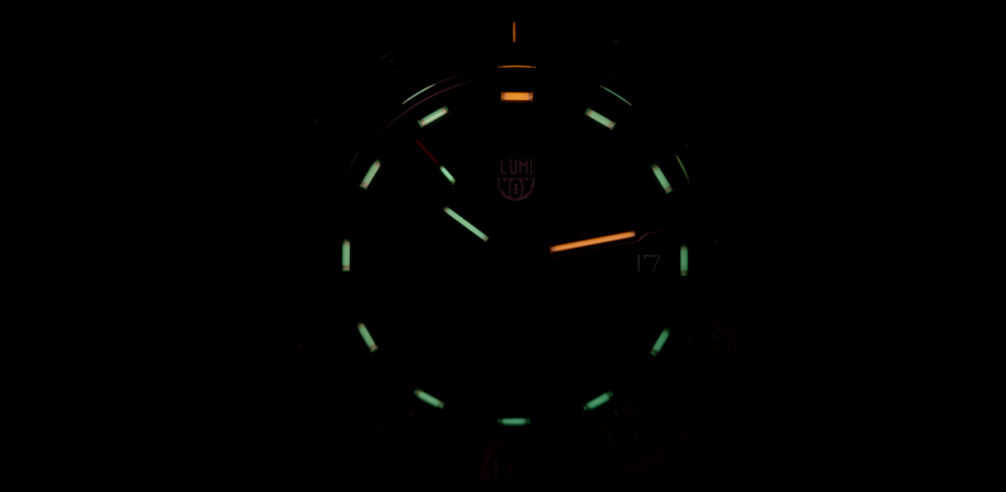 часы Luminox Sea XS.3001 - в темноте