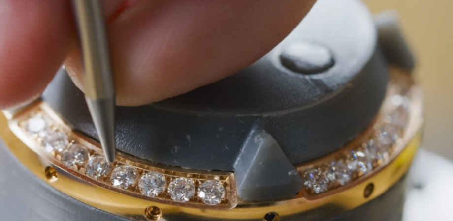 оздоблення діамантами годинника Breitling Super Chronomat Origins