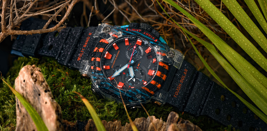 годинник CASIO G-SHOCK Master of G Poison Dart Frogman GWF-A1000APF-1A на землі