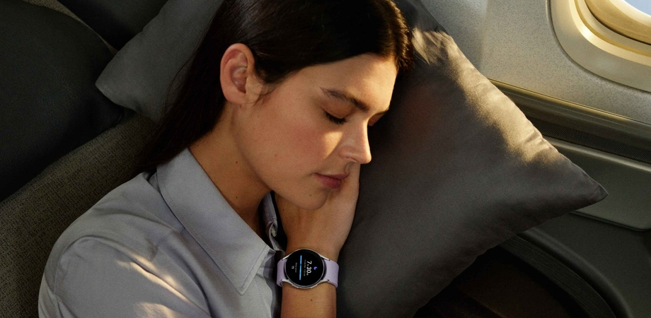 смартгодинник Samsung Galaxy Watch 6 40mm на руці
