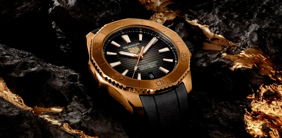годинник Tag Heuer Aquaracer Professional 200 Gold під кутом