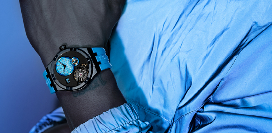 часы AIKON MASTER GRAND DATE TECHNICOLOUR синие на руке