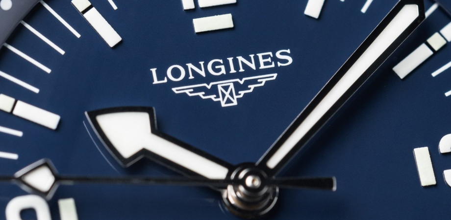 Longines Legend Diver 2023 - лого на циферблаті