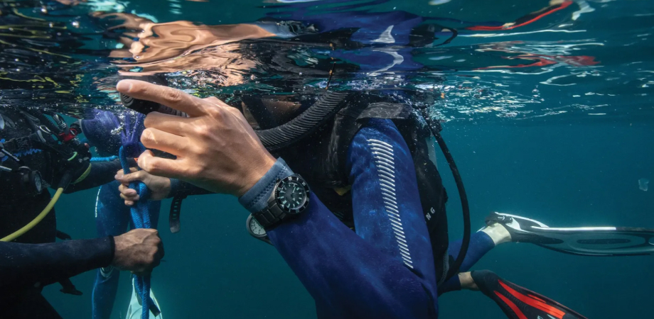 годинник Citizen Promaster Dive Automatic Fujitsubo під водою